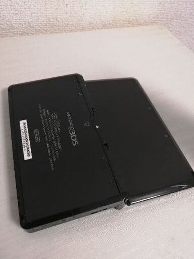 任天堂3DS　本体　中古　SD、タッチペン付き