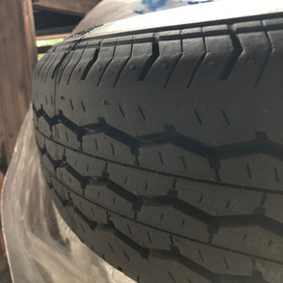 ハイエース　タイヤ　新車外し ハイエース 新車外し 純正 ホイール タイヤ 4本☆