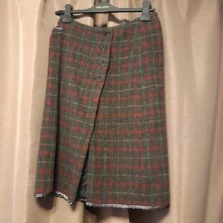 ﾏｰｸﾞｼﾞｪｲｺﾌﾞｽ6　赤チェック膝丈スカート　未使用に近いの画像
