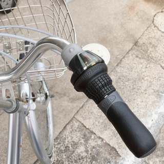 6段階変速ギア付き自転車✨26インチ　シルバー✨鍵あり✨中古品✨防犯登録できます♪の画像