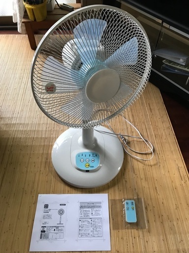 30cmリビング扇風機　リモコンと取説付　埼玉県狭山市引き取り歓迎