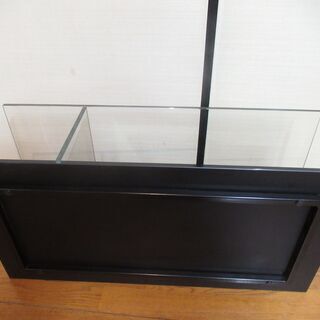 世田谷区近辺配送可能（直接引取：0円無料）　美品　一体式完成品　ガラステーブル　長方形　幅72㎝×奥行36.5㎝×高さ24㎝　ローテーブル　シンプル　座卓　の画像