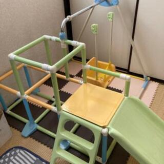 ジャングルジム　滑り台　ブランコ付きの画像