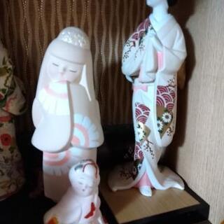 お土産品の人形類の画像