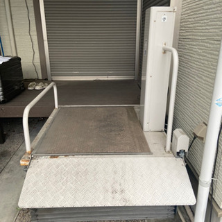 車椅子専用段差解消機