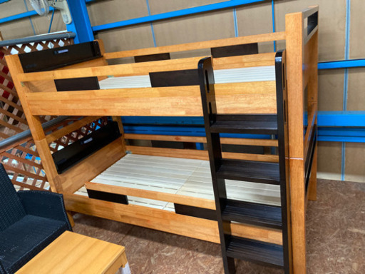 2段ベッド 木製 ライト付 中古