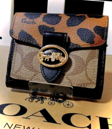 新品！COACH コーチ 二つ折り財布 シグネチャーキャンバス レオパード 豹柄