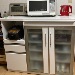 食器棚の画像