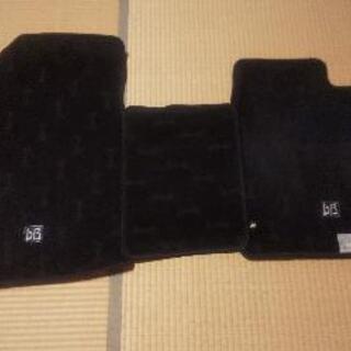 トヨタbBの純正マット