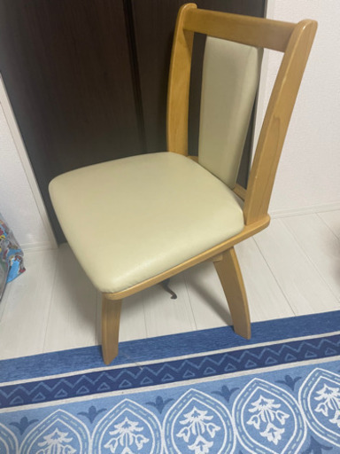 4人掛けテーブル　ニトリ