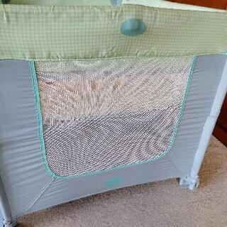 ベビーベッドの画像