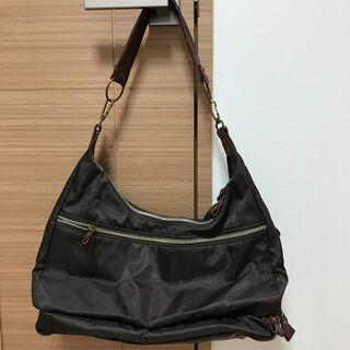 ショルダーバッグの画像