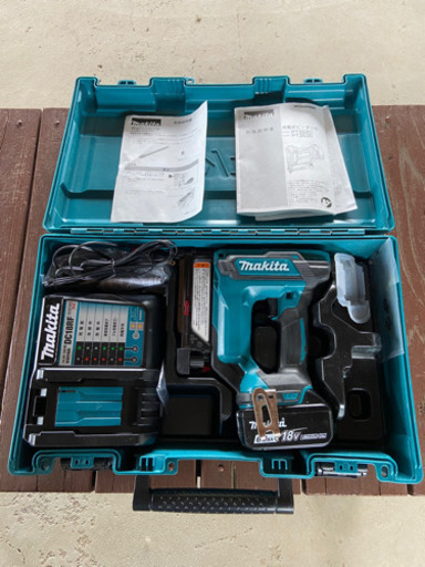マキタ充電式ピンタッカ【中古】