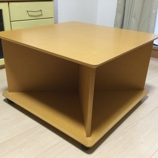 お値下げ❣️キャスター付きコーヒーテーブル
