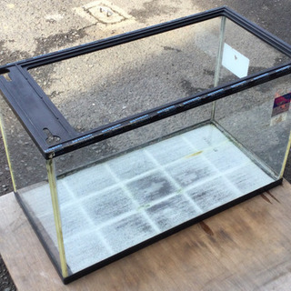 中古　④  水槽　中くらい　幅59.8　　奥行29.2　　高さ3...