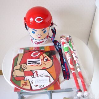 カープグッズ　＆　変身自動車