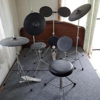 ドラムセット　(引取先決まりました)