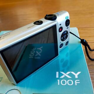 キヤノン IXY 100F (1600万画素／8倍／シルバー／SDXC)の画像
