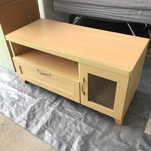 ナチュラルカラーのテレビ台