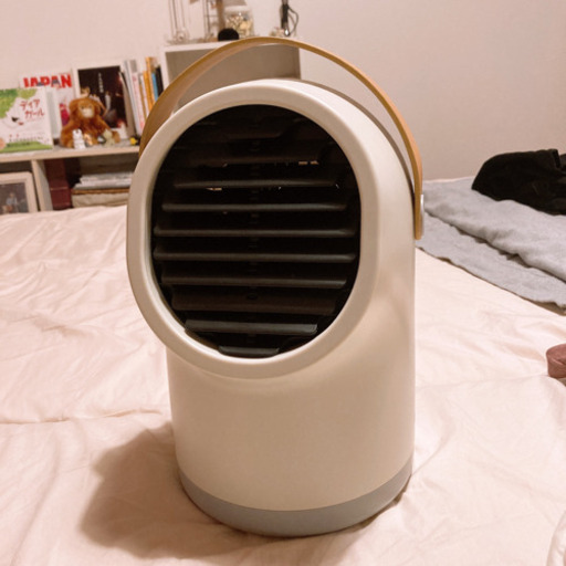卓上扇風機　ほぼ新品です　充電式　8月中取りに来れるかた