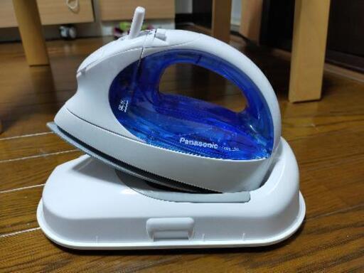 美品 Panasonic コードレススチームアイロン CaRuRu NI-CL310