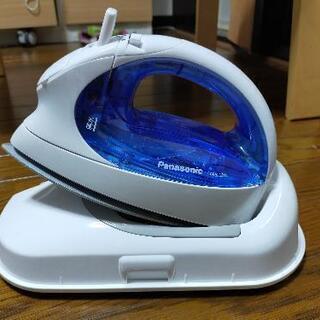 美品 Panasonic コードレススチームアイロン CaRuR...