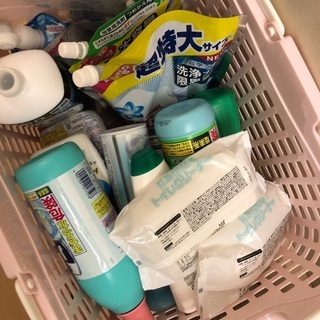 洗剤類、ゴミ袋、ハイターなどの画像