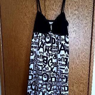 ロゴが可愛いワンピース🌻