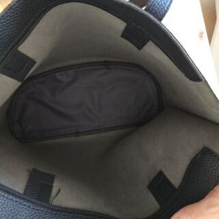 合皮 ファスナー付きトートバッグ A4が入るの画像