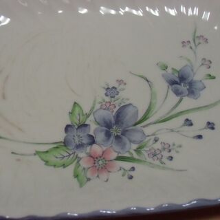 【取引成立】●無料● 平皿 お花デザイン 2枚セット 差し上げます。＊石川県＊美川より＊期間限定の画像