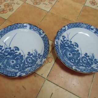 【取引成立】●無料● 青系 丸型 お花デザイン お皿 2枚 セッ...