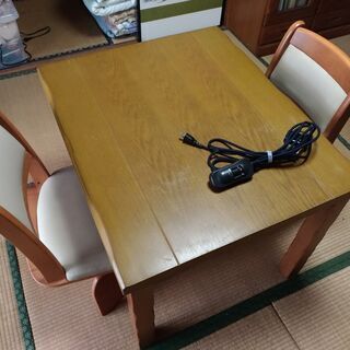 こたつテーブル　椅子2脚セット