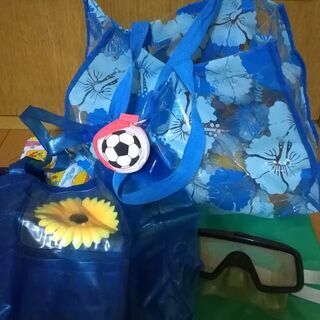 子供プール🏊グッツ8点セットで　ビニールバッグ大中2点浮き輪3個...