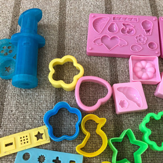 粘土遊び用型　たくさんの画像