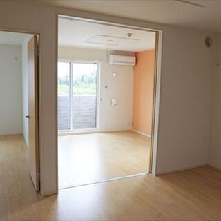 【急募】未経験でも30万超♬日払い・週払いOKで個室1R寮付！簡単ライン作業の画像