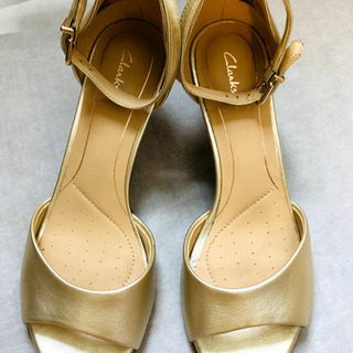 Clarks のサンダル(23cm〜23.5cm/5cmヒール)