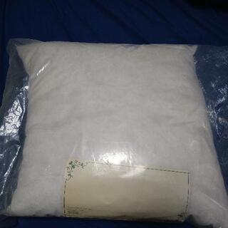 フェザーヌードクッション　新品の画像