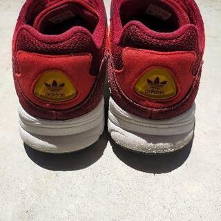 adidas　スニーカーの画像