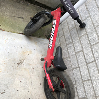 ストライダー　赤の画像