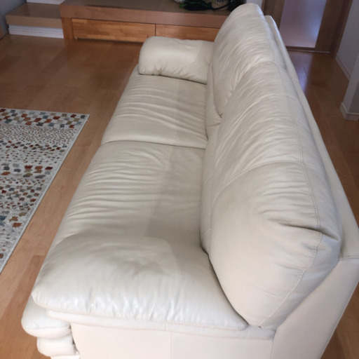 3人掛け総皮張りのソファー