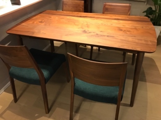 大塚家具で購入のダイニングテーブルセット(椅子4脚)