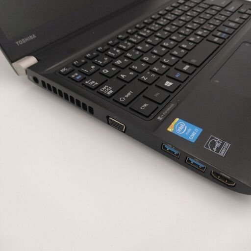 東芝 13.3型　ハイスペック4コア8スレッドモデル　第4世代Core i7搭載　SSD256G メモリ8G  WEBカメラ　軽量（1.39Kg）Wifi対応 最新Windows10搭載　代引き対応