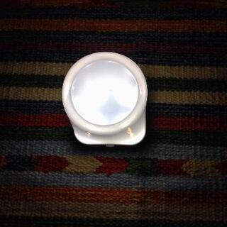 暖色系　ランタン　スマホスタンドにもなるの画像