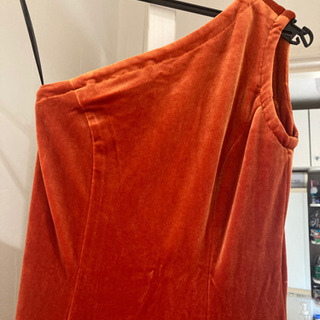 ワンショルダードレスの画像