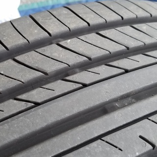 車のタイヤ&ホールの画像