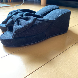 8/5までキープ可能【江東区豊洲】お受験用、学校行事訪問用。美脚スリッパの画像