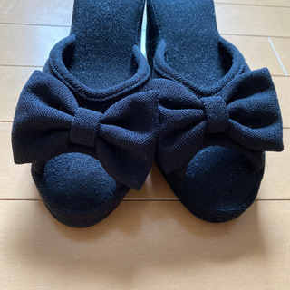 8/5までキープ可能【江東区豊洲】お受験用、学校行事訪問用。美脚スリッパの画像
