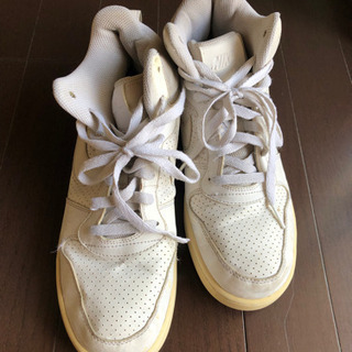 スニーカー　バッシュー　NIKE