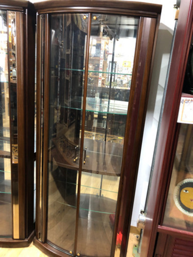 【お値下げ‼︎】インテリア　ショーケース　飾り棚　ライト付　扉　オシャレ　オススメ‼︎   お買得　コレクション