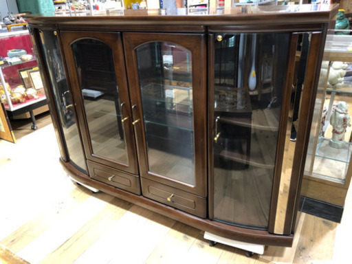 【お値下げ‼︎】インテリア　収納棚　サイドボード　飾り棚　ショーケース　オシャレ　お買得‼︎   扉　引き出し　ガラス　現品限り
